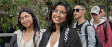 Estudiantes sonriendo Estudiantes sonriendo