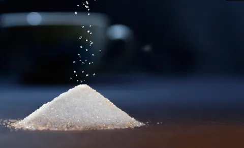 Alerta de la OMS ante un endulzante muy consumido: aspartamo
