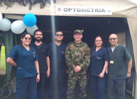 La Clínica de Optometría de la Universidad de La Salle le sirvió a la patria