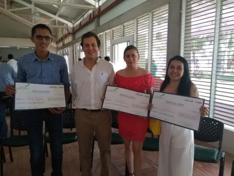 Egresados de Utopía continúan aportando a la empresarización productiva del campo