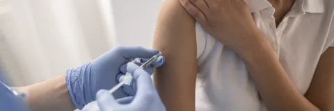Vacunación para profesionales en el área de la salud
