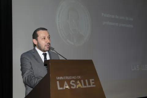 Docente lasallista que inspira con sus investigaciones