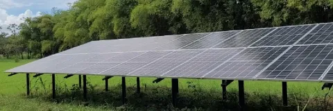 Paneles solares en Utopía son un ejemplo de innovación y sostenibilidad social