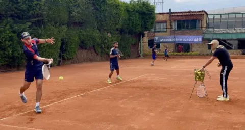 Entrenamiento de selección de tenis de campo