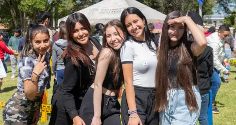 Estudiantes compartiendo