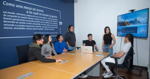 Salón Escuela de Negocios
