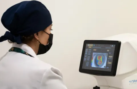Nuestra unidad de Exámenes Especiales es un espacio de tecnología disponible para la salud visual y ocular de nuestra población