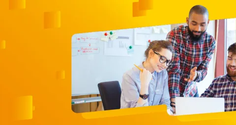 Personas colaborando en proyecto comunitario – Especialización en Voluntariado, Universidad de La Salle