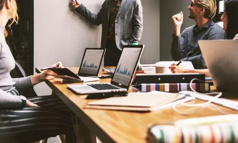 Toma de decisiones estratégicas en equipo