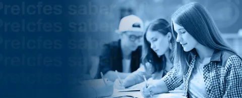Estudiantes preparándose para presentar la prueba ICFES saber 11