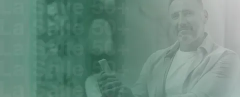 Persona mayor realizando ejercicios de memoria