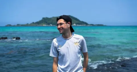 Estudiante con emprendimiento en Corea