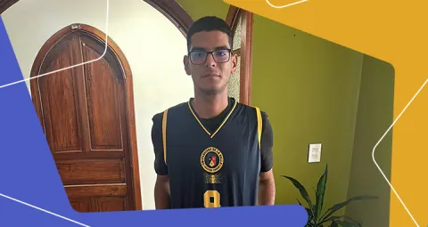 Estudiante de Teclab destacado por su participación.
