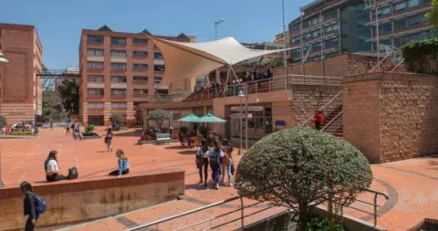 Fachada interna sede chapinero