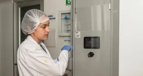 Profesional LIAC realizando procedimientos