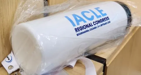 El congreso contó con el patrocinio de varias casas comerciales como: SEED, Alcon, Zeiss, CooperVision, Bausch&Lomb, Menicon, Opthecs y Johnson&Jhonson