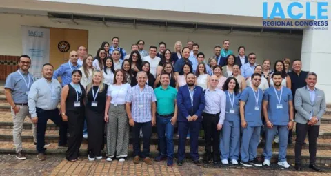 Toda América junta entorno a la enseñanza de lentes de contacto.
