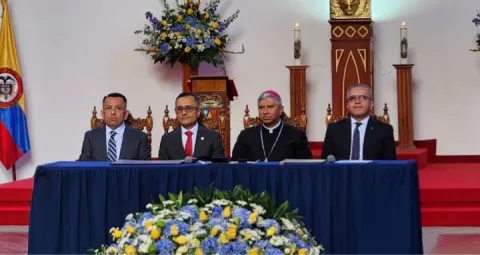 Ante del buen Dios y el Santo Fundador, encomendamos el ministerio de los Hermanos de las Escuelas Cristianas