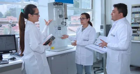 Estudiantes de Ingeniería de Alimentos Unisalle
