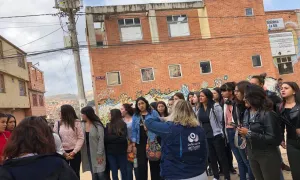 Clase al barrio