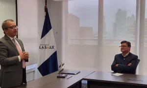 Galardón San Juan Bautista de La Salle a optómetra lasallista