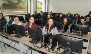 Transformando la Educación: El Primer Bootcamp en IA para Docentes Universitarios