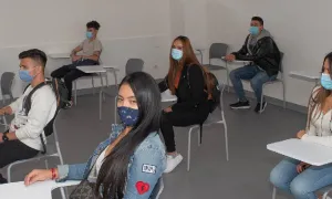 ¿Cuál es la percepción de pobreza de los jóvenes colombianos?
