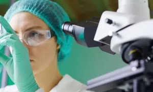 Docentes de Unisalle estudian bacteria que se transmite entre humanos y animales