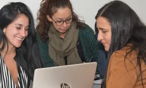 La sobreexposición a pantallas digitales durante la cuarentena puede afectar la visión