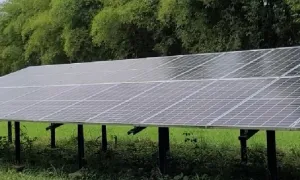 Paneles solares en Utopía son un ejemplo de innovación y sostenibilidad social