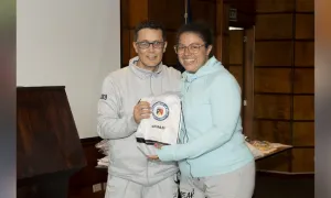 Ceremonia de entrega de uniformes deportivos
