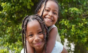 Niñas sonriendo