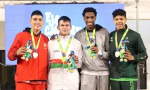 Deportistas con su medalla en Manizales