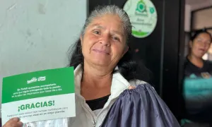 Entrega de gafas a recicladores 