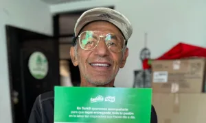 Entrega de gafas a recicladores 