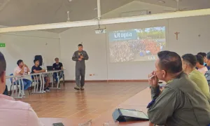 Charla de la FAC