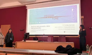 Estudiantes en ponencia