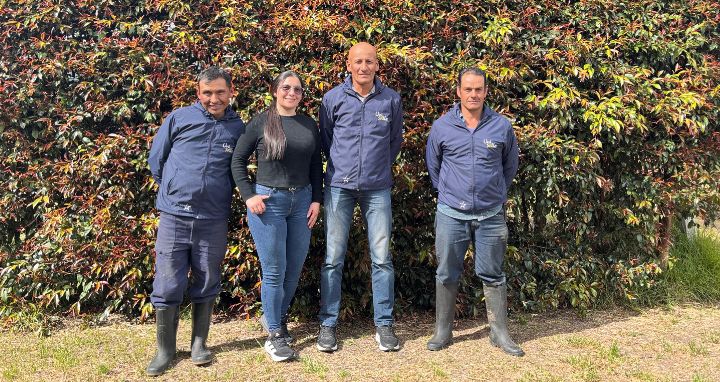 Equipo de trabajo del CIC Santa Maria posando en las instalaciones