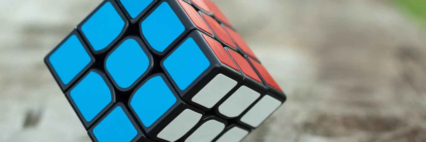 Mejora tu inteligencia espacial con el cubo rubik