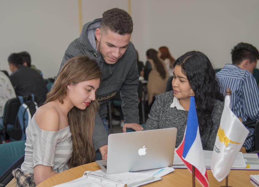 Escuela de negocios