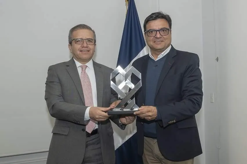 Galardón San Juan Bautista de La Salle a optómetra lasallista