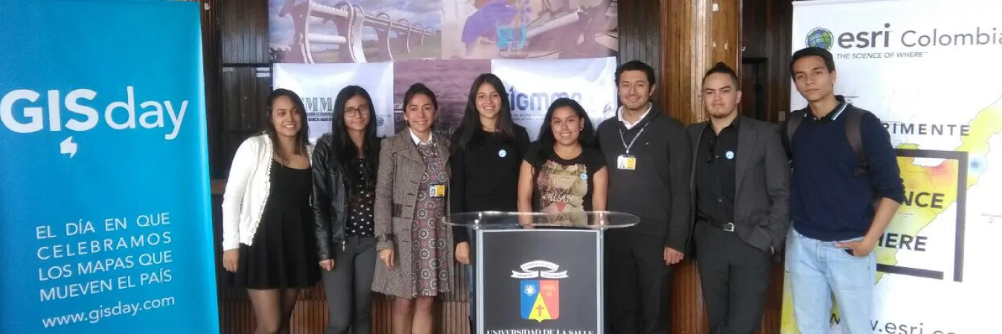 Docente lasallista recibe premio de ESRI