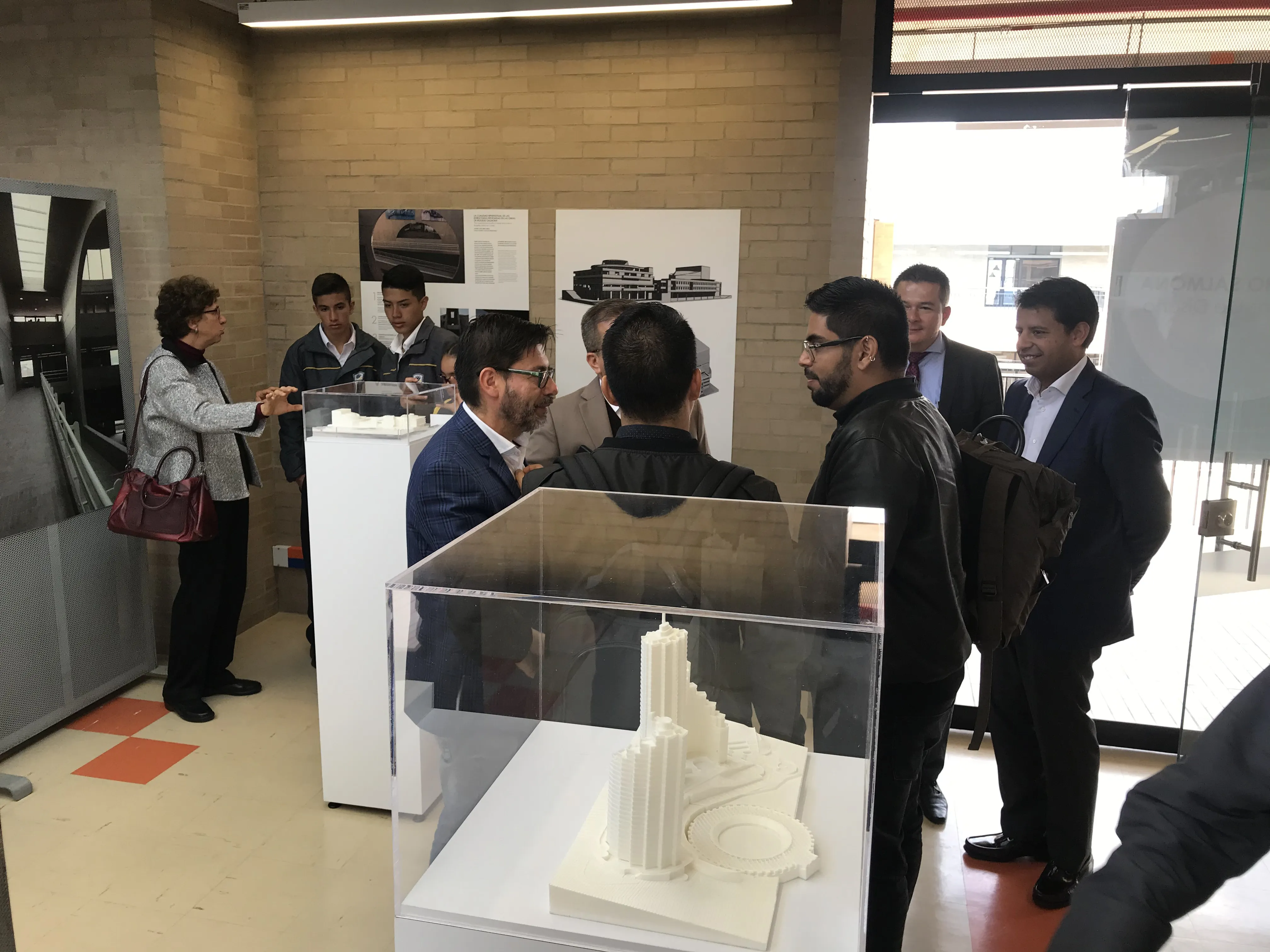 La Mirada Femenina en la Construcción de Colombia