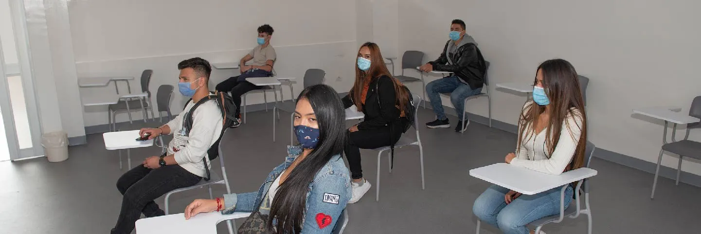 ¿Cuál es la percepción de pobreza de los jóvenes colombianos?