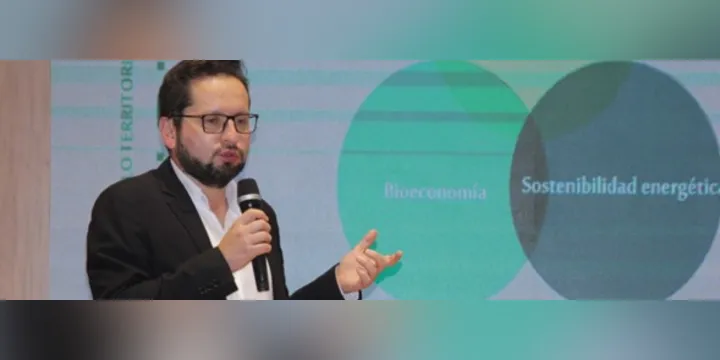 Ingeniero lasallista se posesiona como director general de entidad distrital