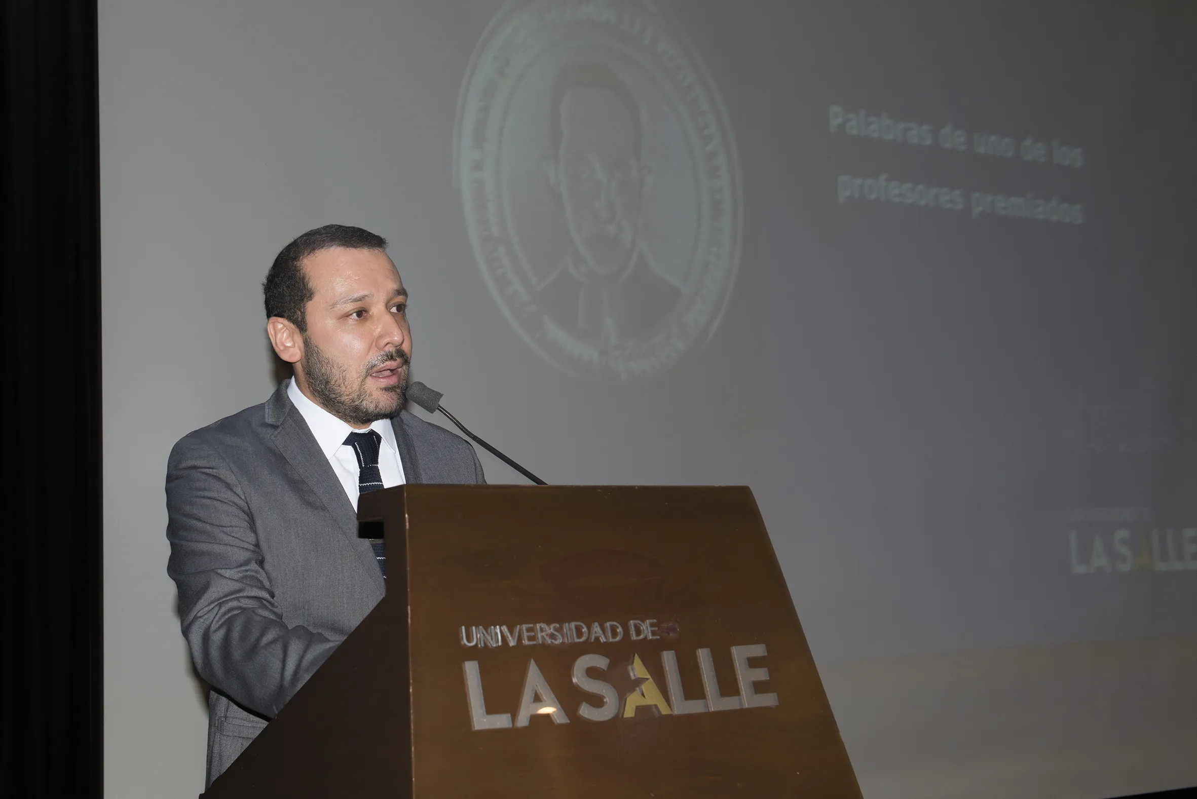 Docente lasallista que inspira con sus investigaciones