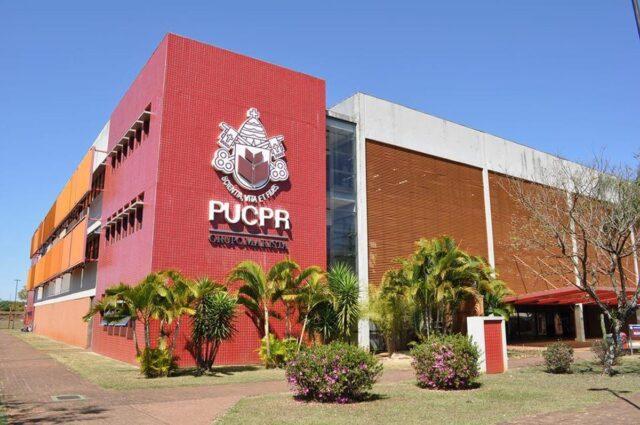 PUCPR Oferta de becas para estudiar Portugués I