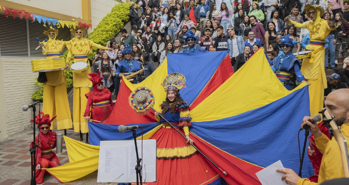 Batucada Bembé en la celebración del día del estudiante