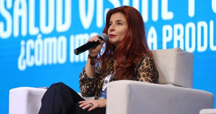 Doctora Marcela participando en Foro de La Republica