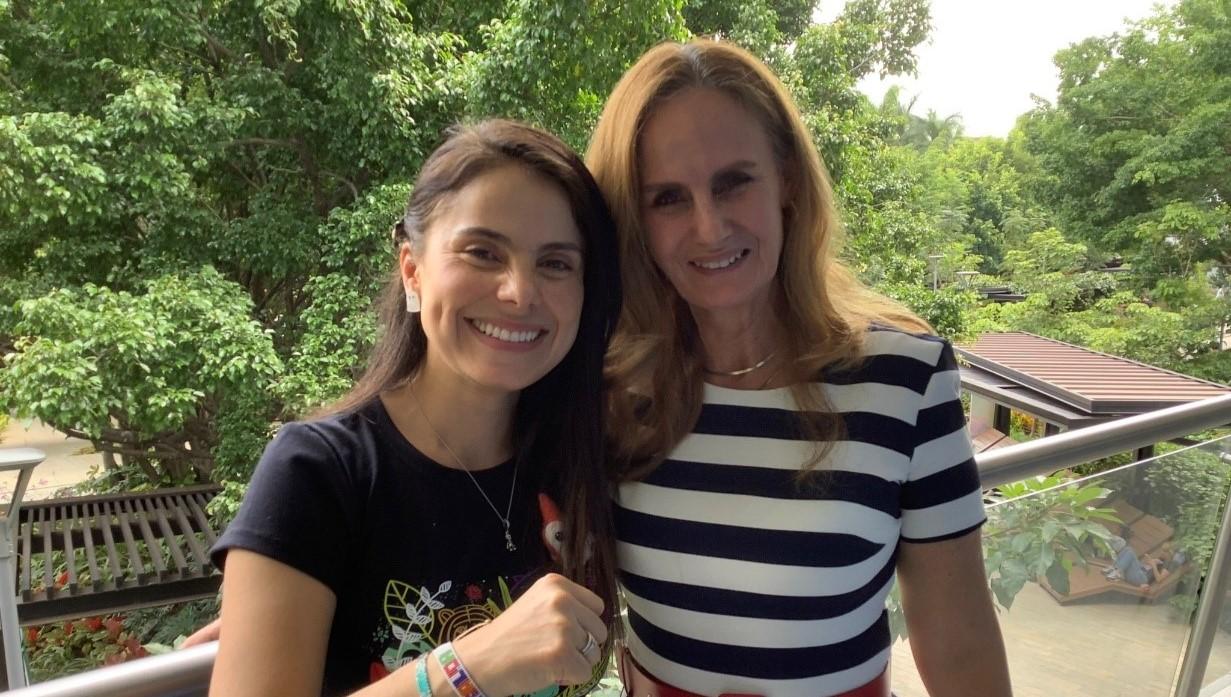 Senadora Esmeralda Hernández y Victoria Eugenia Pereira, Coordinadora del...